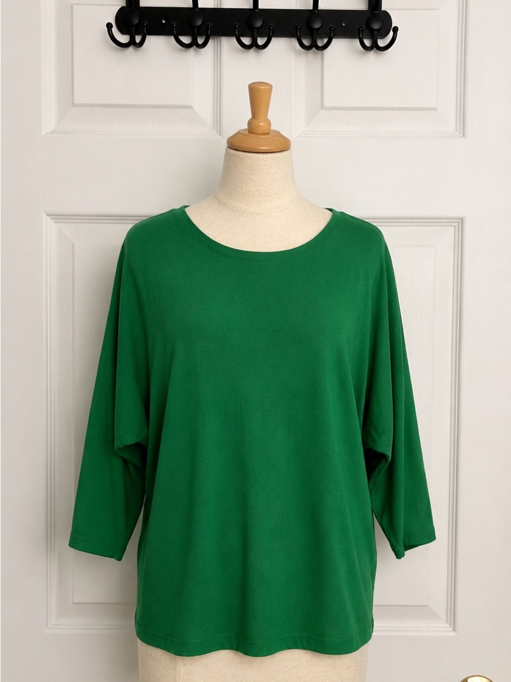 MILA Emerald Green Relaxed Fit Top – Size L 💚